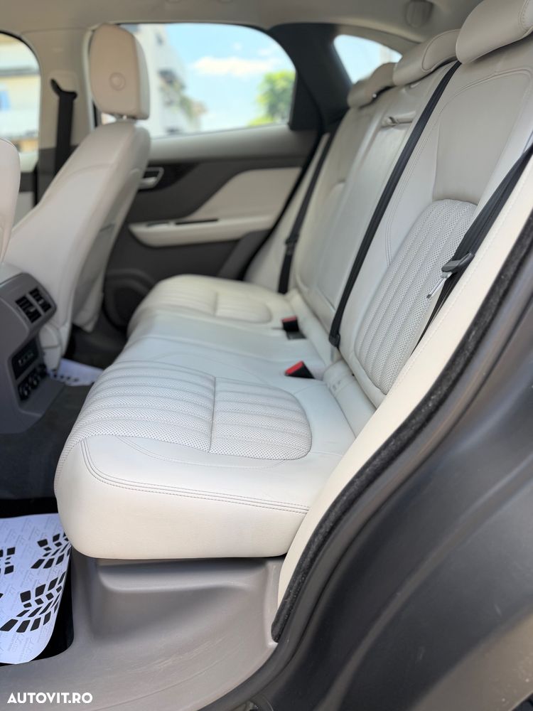 Jaguar F-Pace - 19