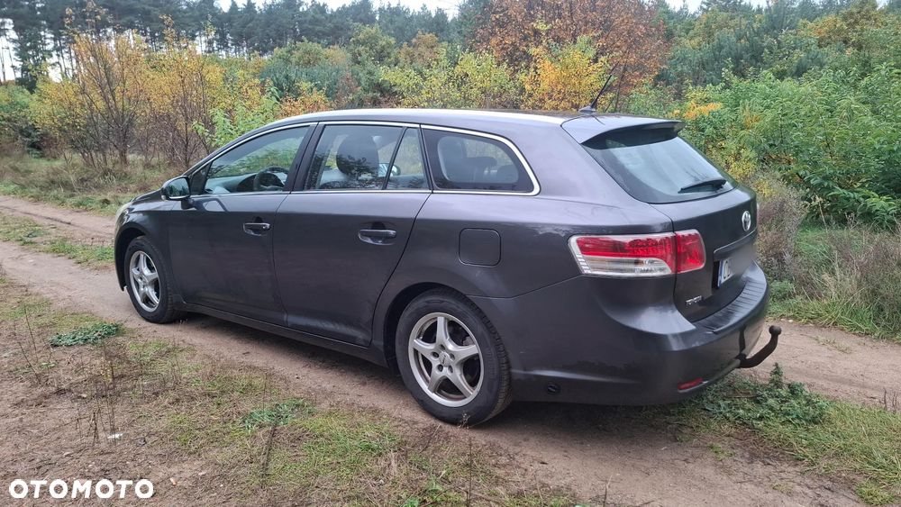 Toyota Avensis - 6