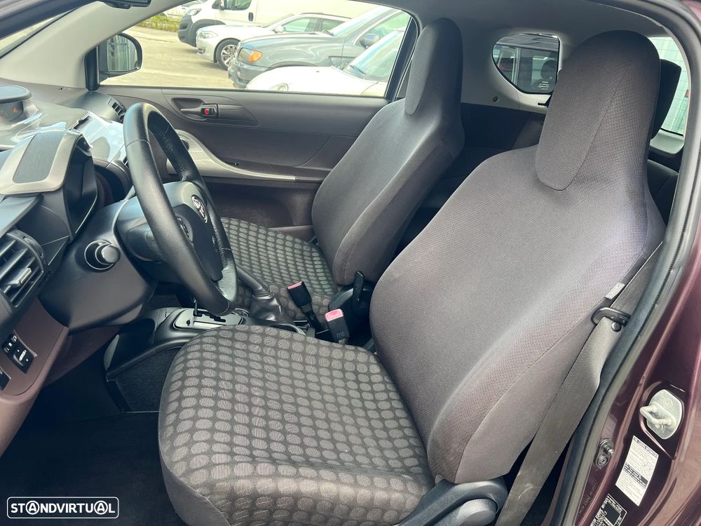 Toyota iQ 1.0 VVT-i 2 MultiDrive EP - 12