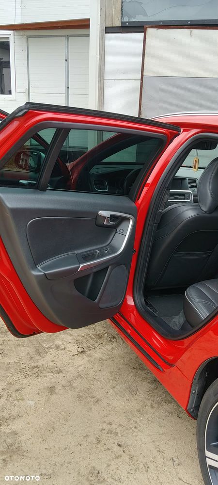 Volvo V60 D4 Drive-E R-Design Momentum - 28