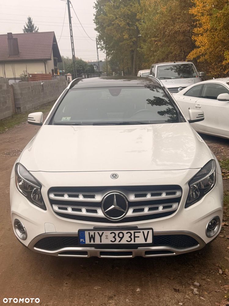 Mercedes-Benz GLA - 15