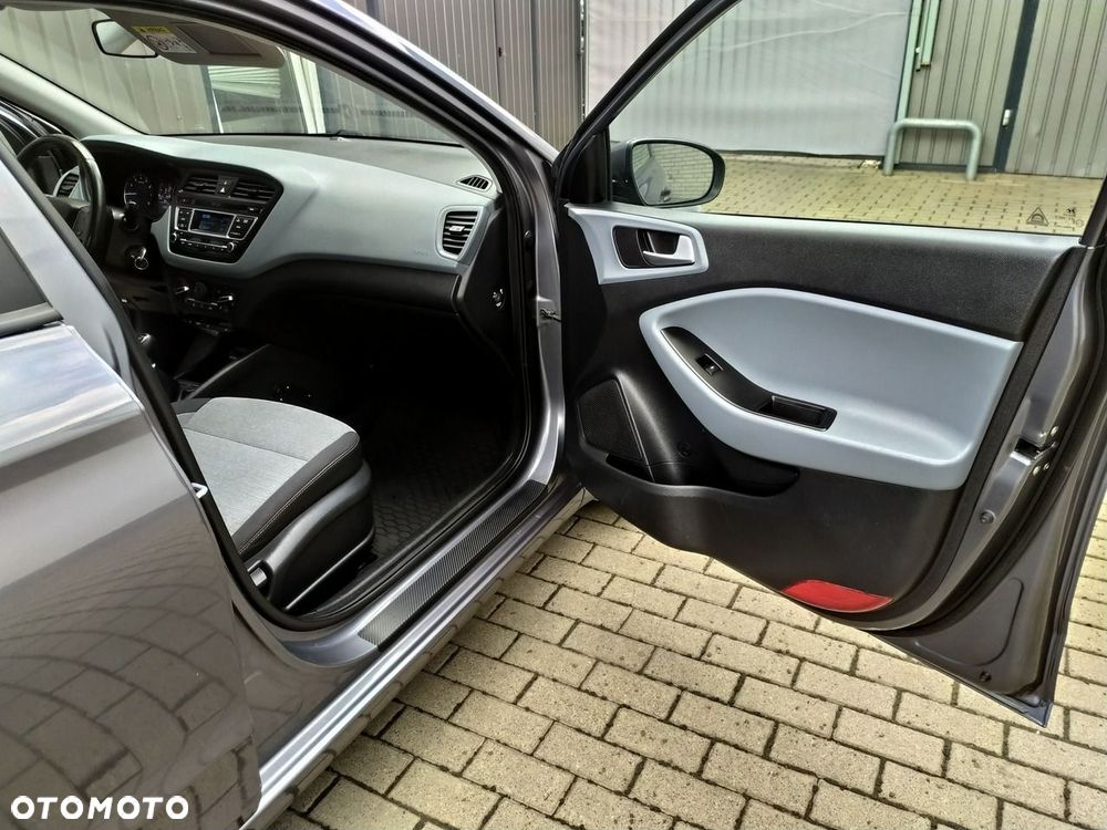 Hyundai i20 - 24