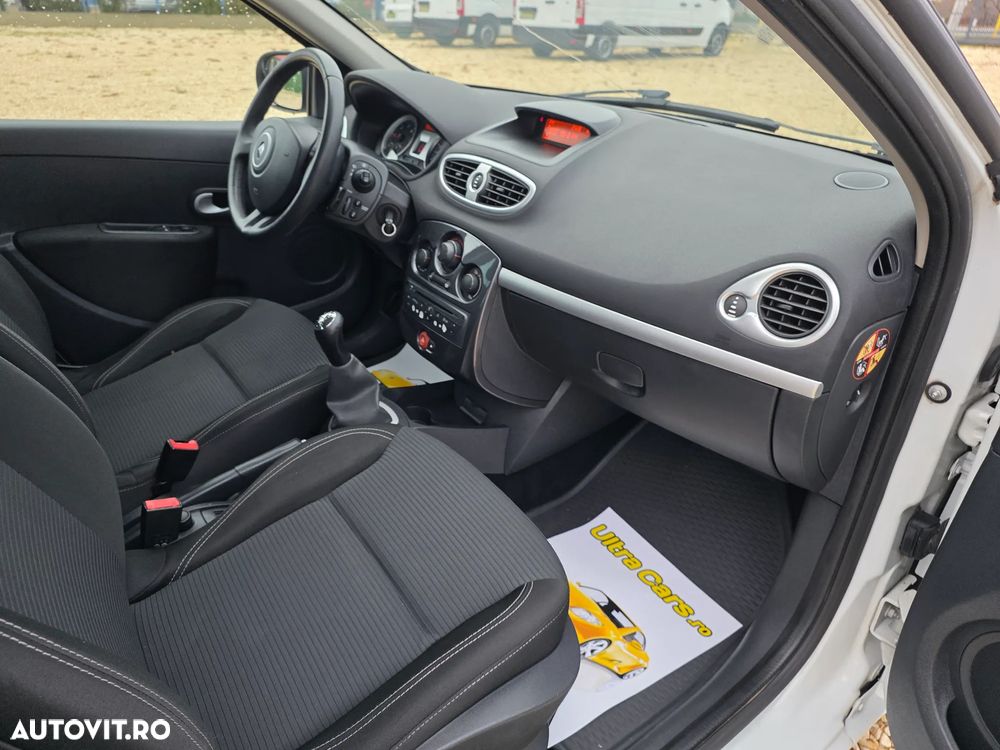 Renault Clio 1.5 dCi 90 FAP Dynamique - 12