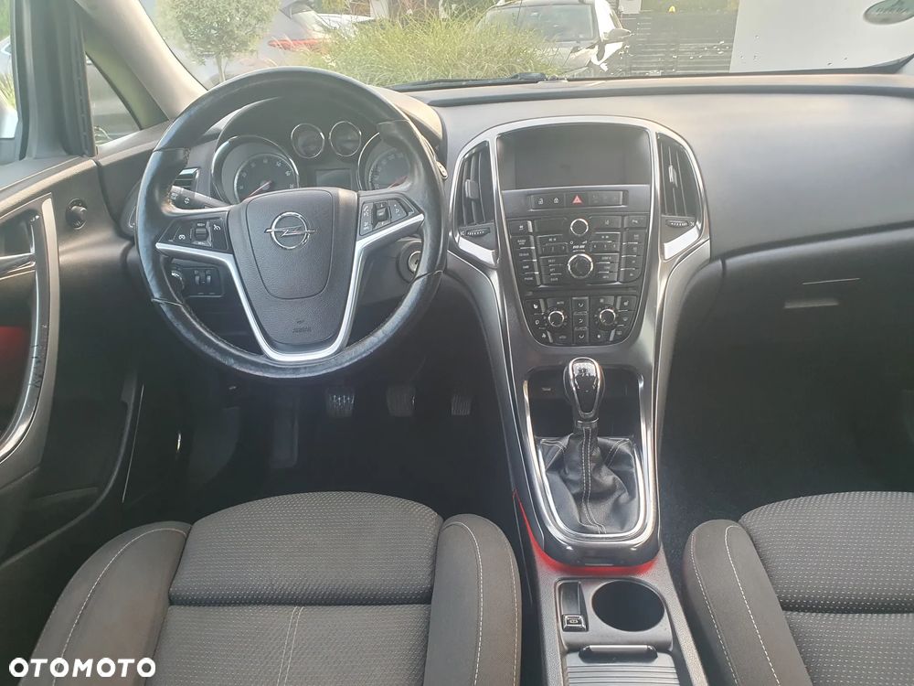 Opel Astra IV 1.6 T Cosmo - 14