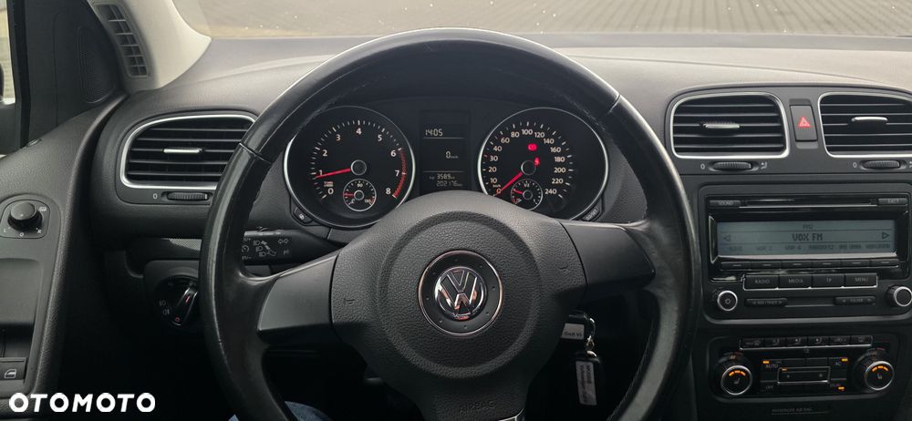 Volkswagen Golf - 8