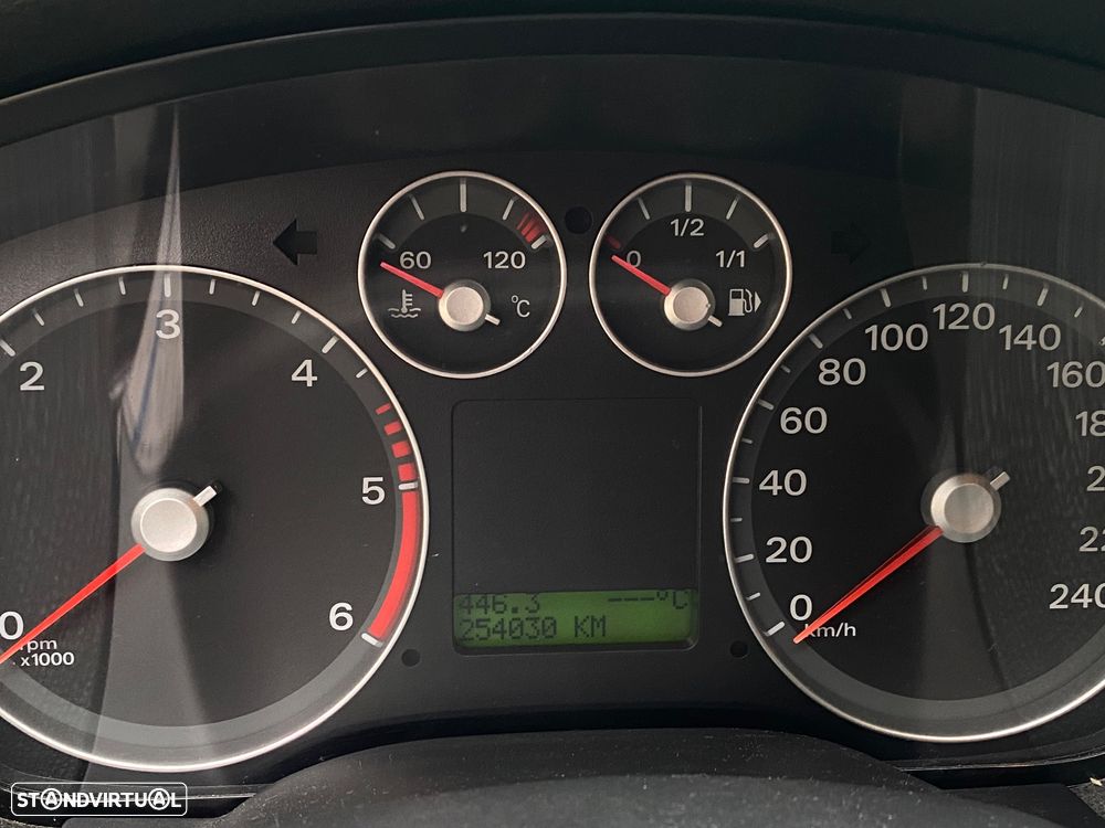 Ford Focus SW 2.0 TDCi Titanium - 6