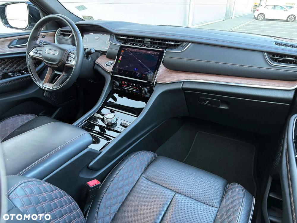 Jeep Grand Cherokee - 17