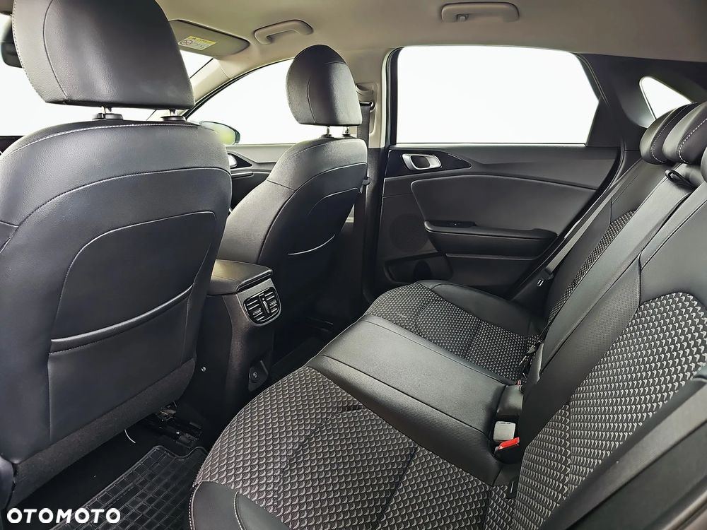Kia Ceed 1.5 T-GDI Business Line DCT - 13