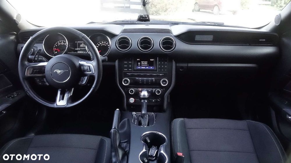 Ford Mustang - 6