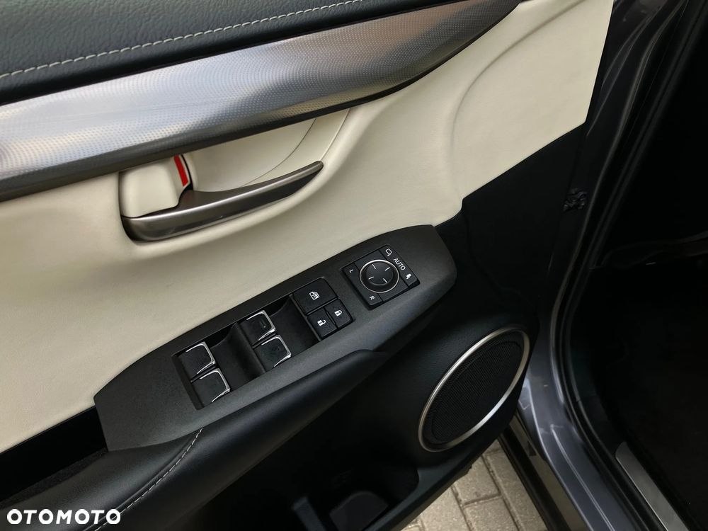 Lexus NX 300 F Impression AWD - 35