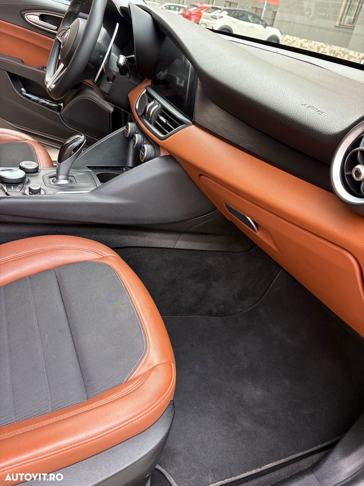 Alfa Romeo Giulia 2.2 JTDM Aut. Super - 8