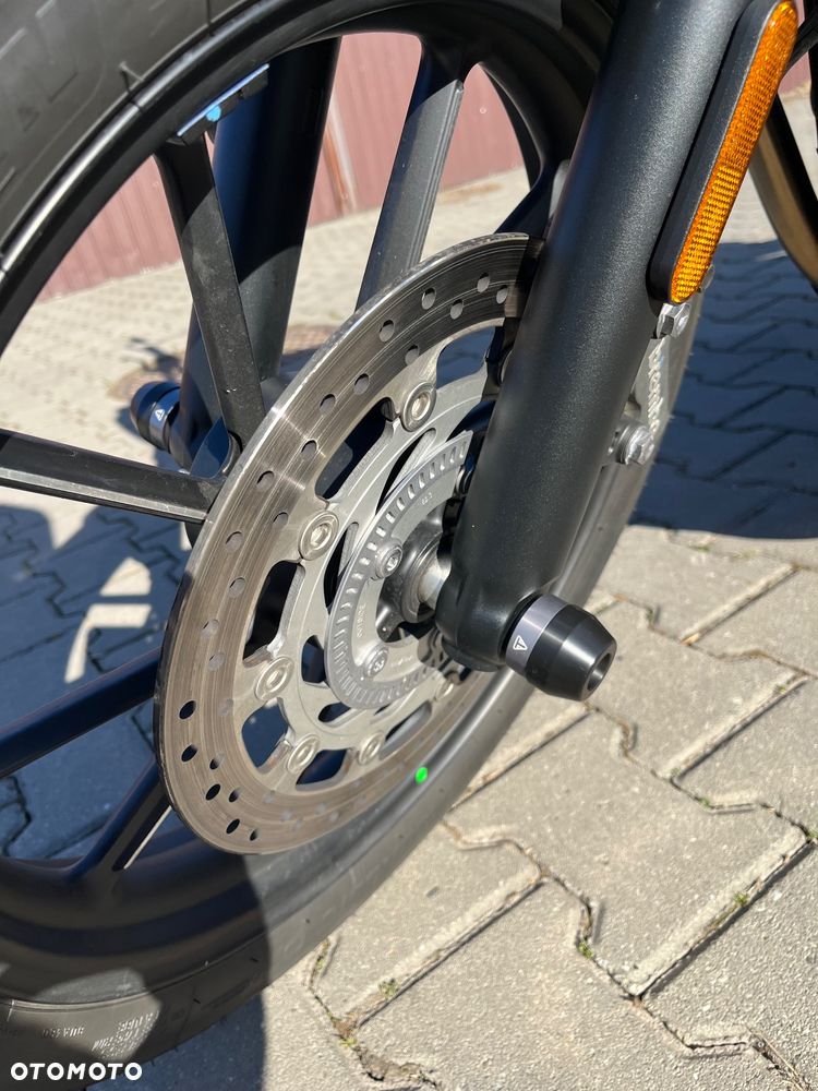 Triumph Speed Twin - 14