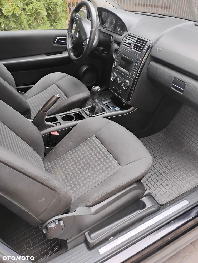 Mercedes-Benz Klasa A 180 BlueEFFICIENCY Avantgarde - 9