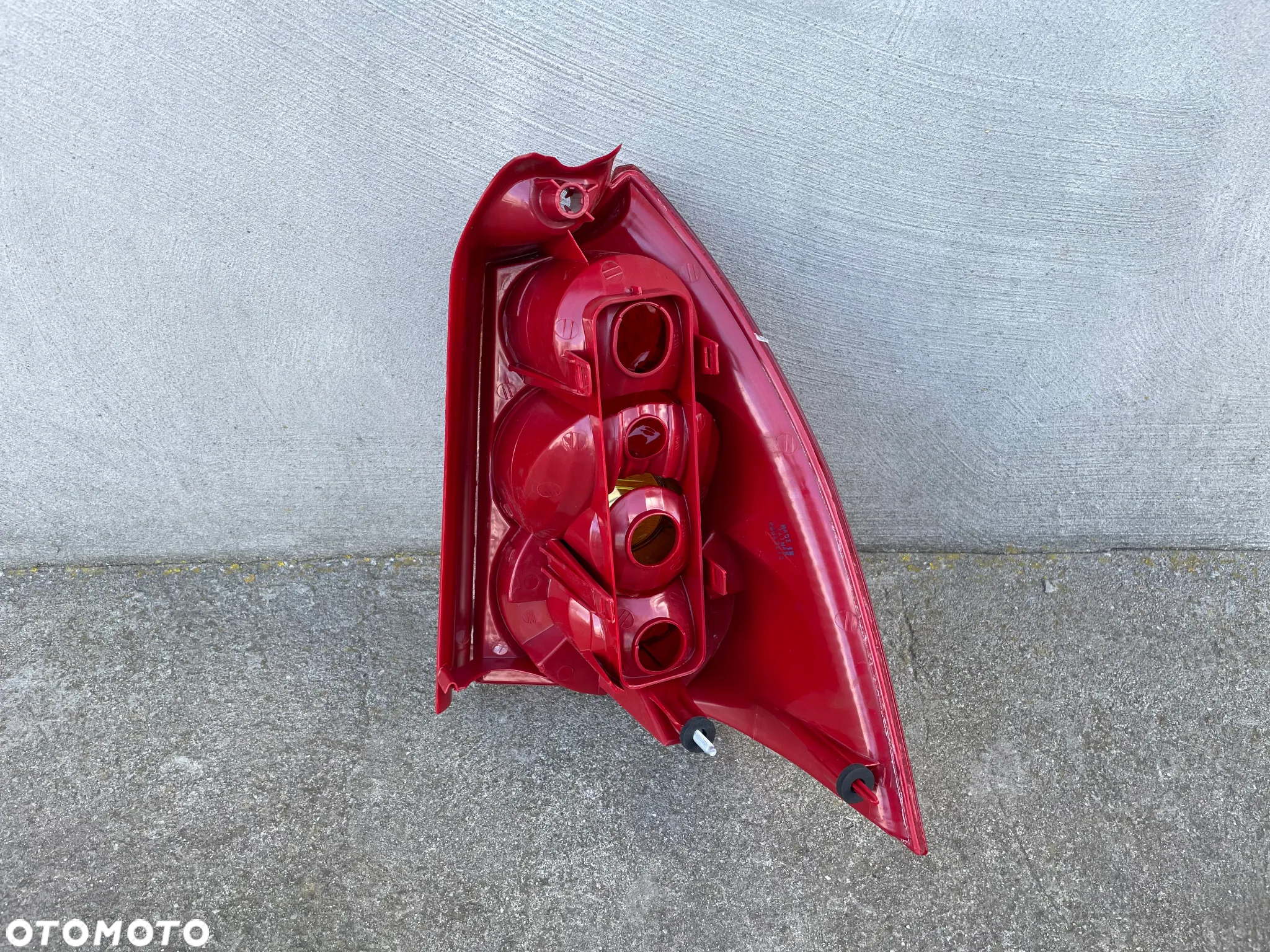 LAMPA TYLNA LEWA PEUGEOT 307 SW  2002-2005 - NOWA - 2