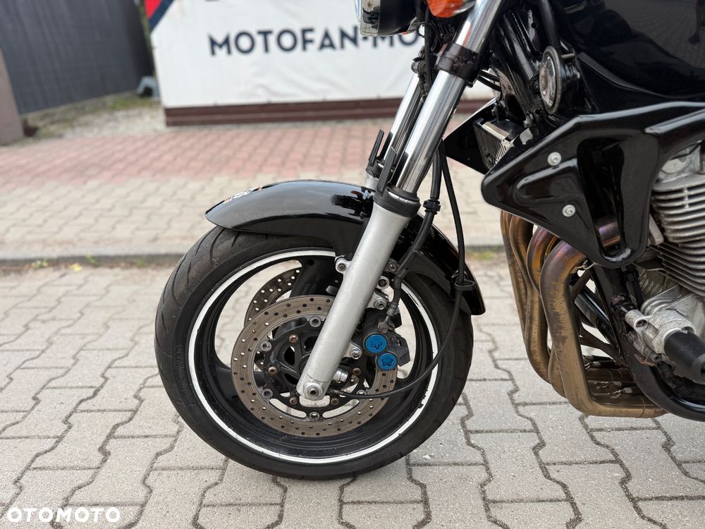 Yamaha XJR - 22