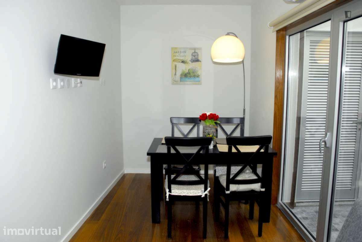 Apartamento com 1 quartos - localizado em Cedofeita Porto - Grande imagem: 2/14