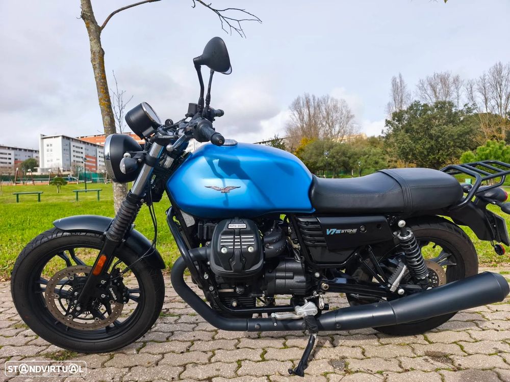 Moto Guzzi V7 750 Stone - 2