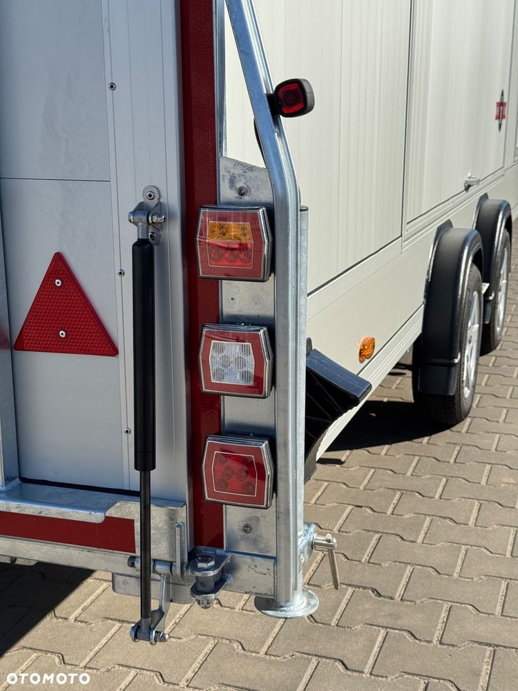 Debon C2000 - zamknięta przyczepa do przewozu aut, 550 x 215 cm, 3500kg, felgi ALU, wciągarka elektryczna - 6