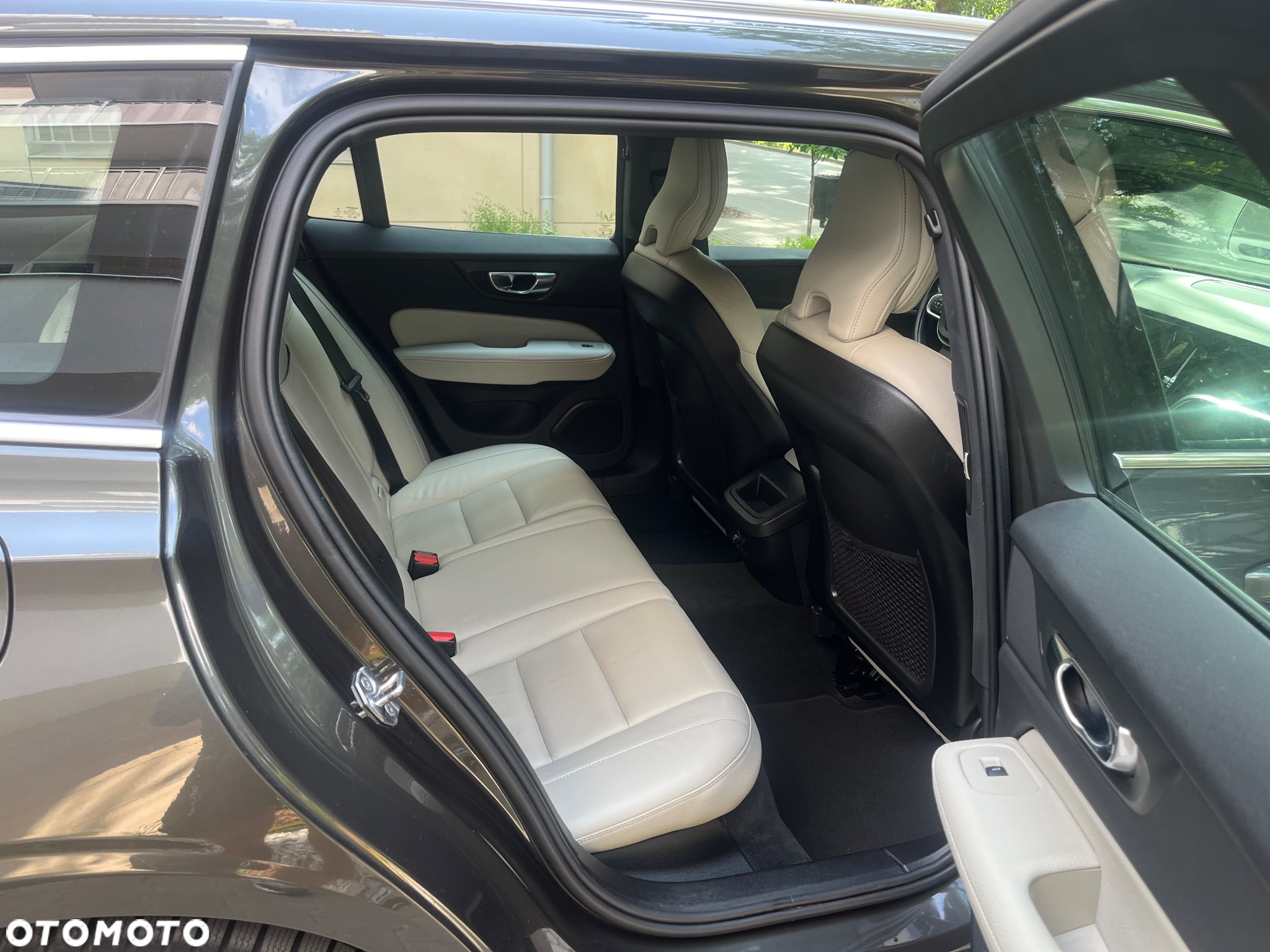 Volvo V60 T4 Momentum Pro - 7
