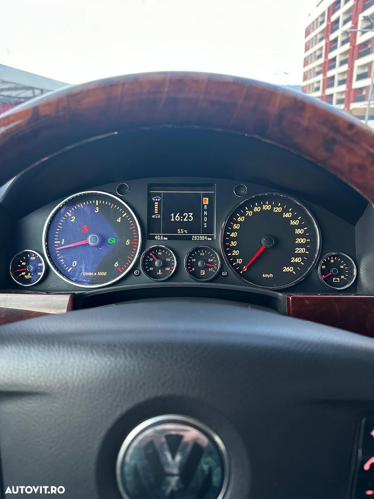 Volkswagen Touareg 2.5 TDI R5 Aut. - 3