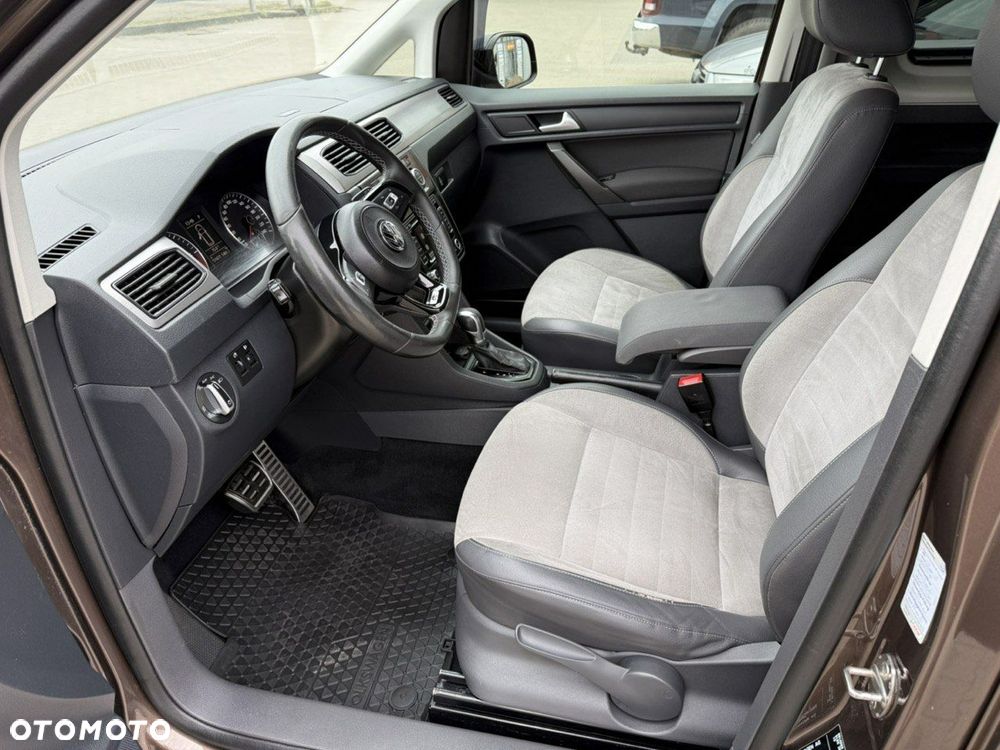 Volkswagen Caddy Highline DSG - 22