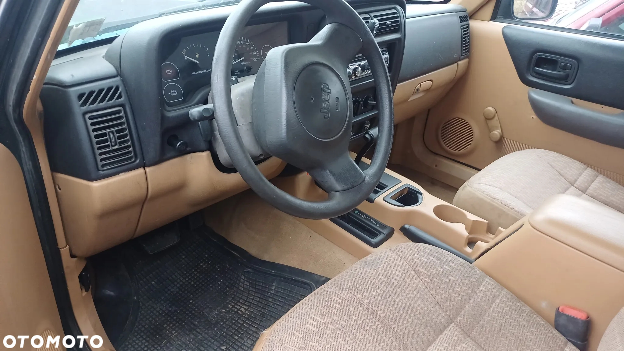 Jeep Cherokee 4.0 - 9