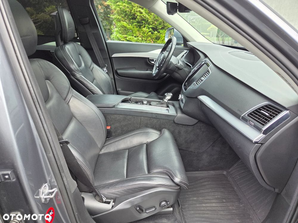 Volvo XC 90 T5 AWD Momentum - 9