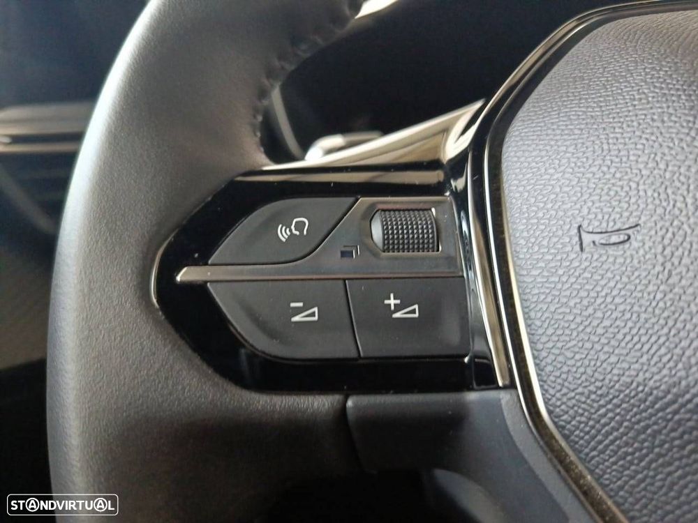 Peugeot 2008 1.2 Hybrid Allure e-DCS6 - 16