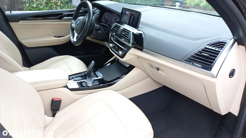BMW X3 sDrive18d xLine - 12