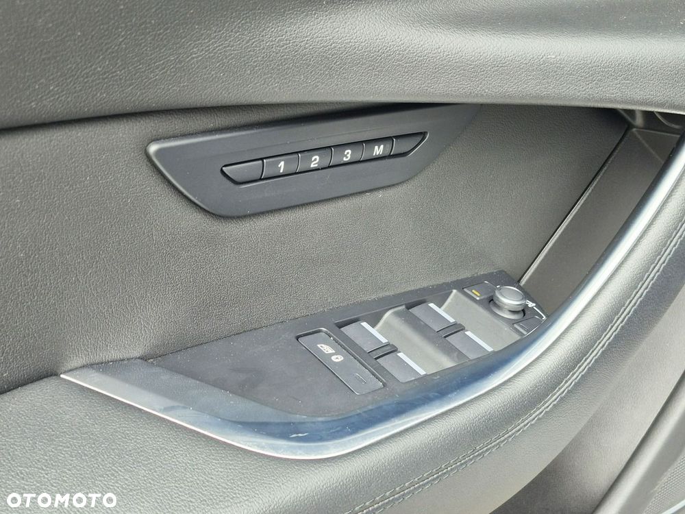 Jaguar XE D200 AWD SE - 18