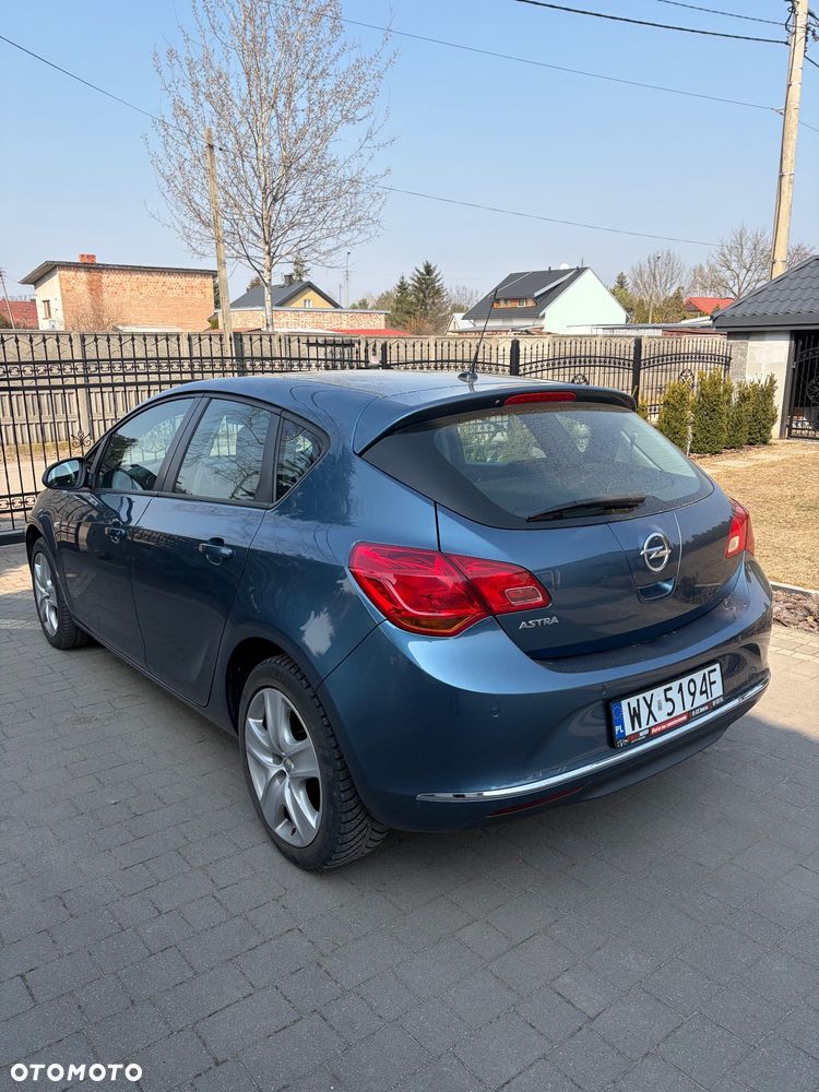 Opel Astra 1.4 Turbo - 4