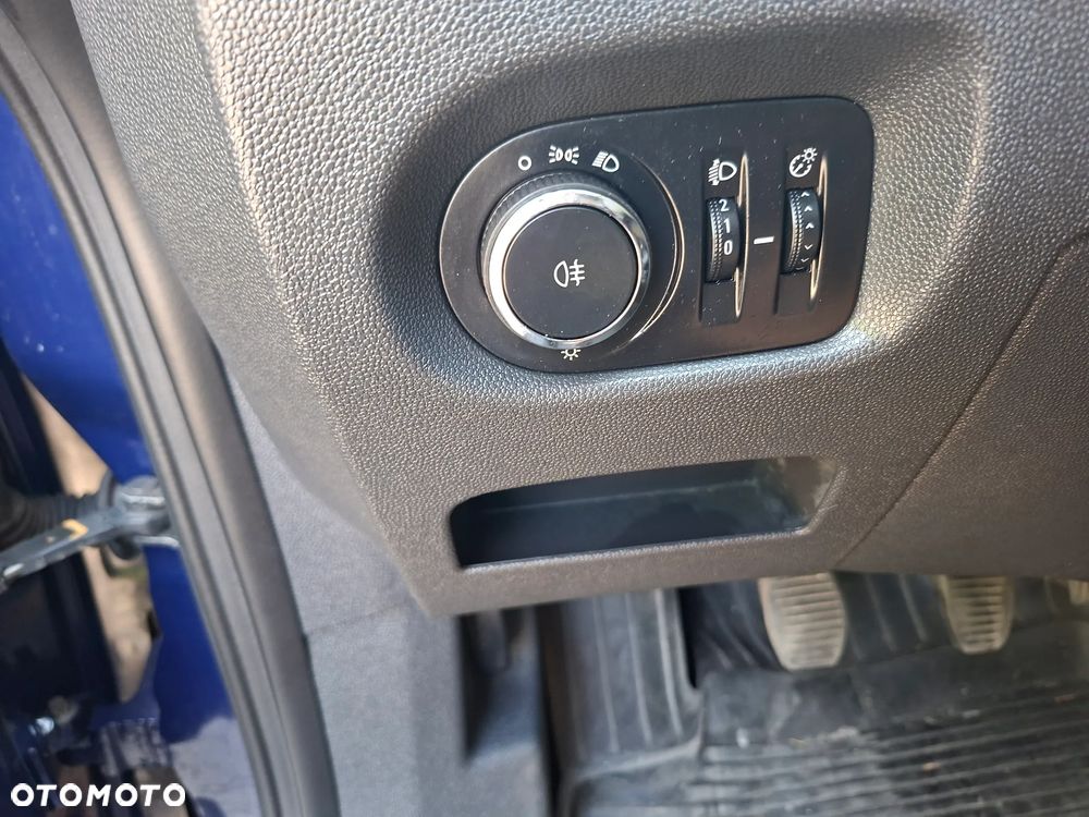 Opel Corsa 1.2 Cosmo - 24