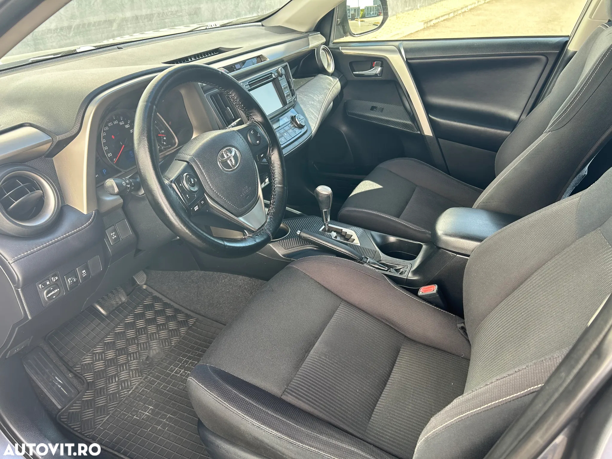 Toyota RAV4 - 9
