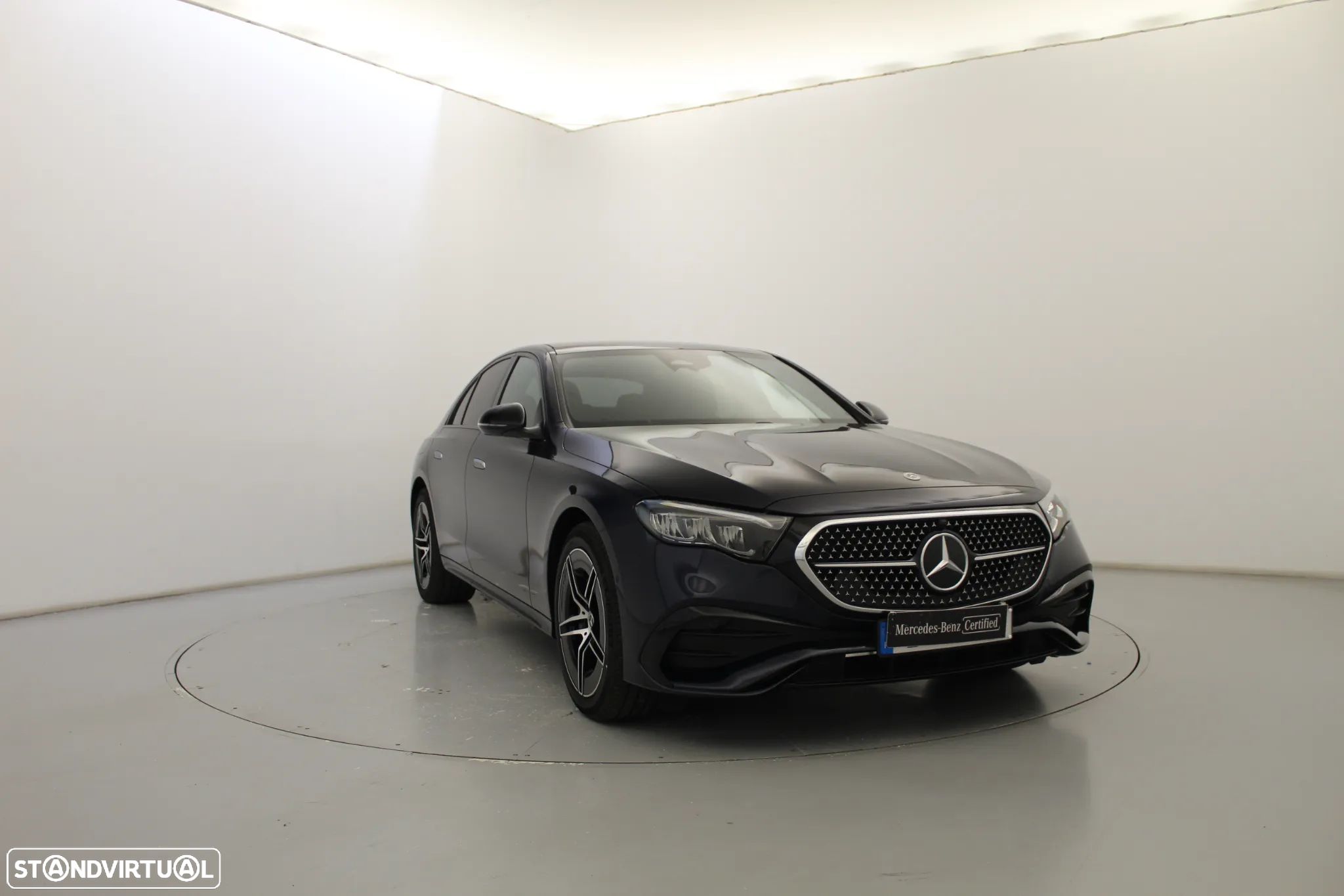 Mercedes-Benz E 300 e AMG Line - 1