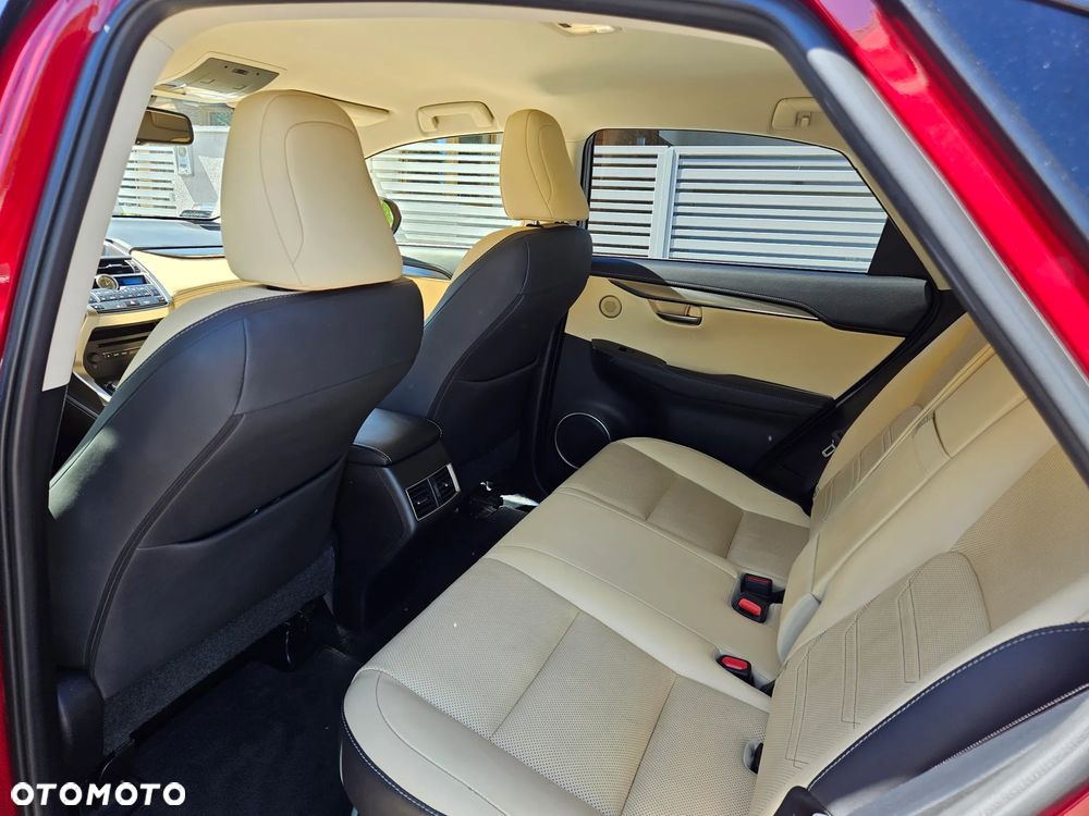 Lexus NX 300h Comfort AWD - 3