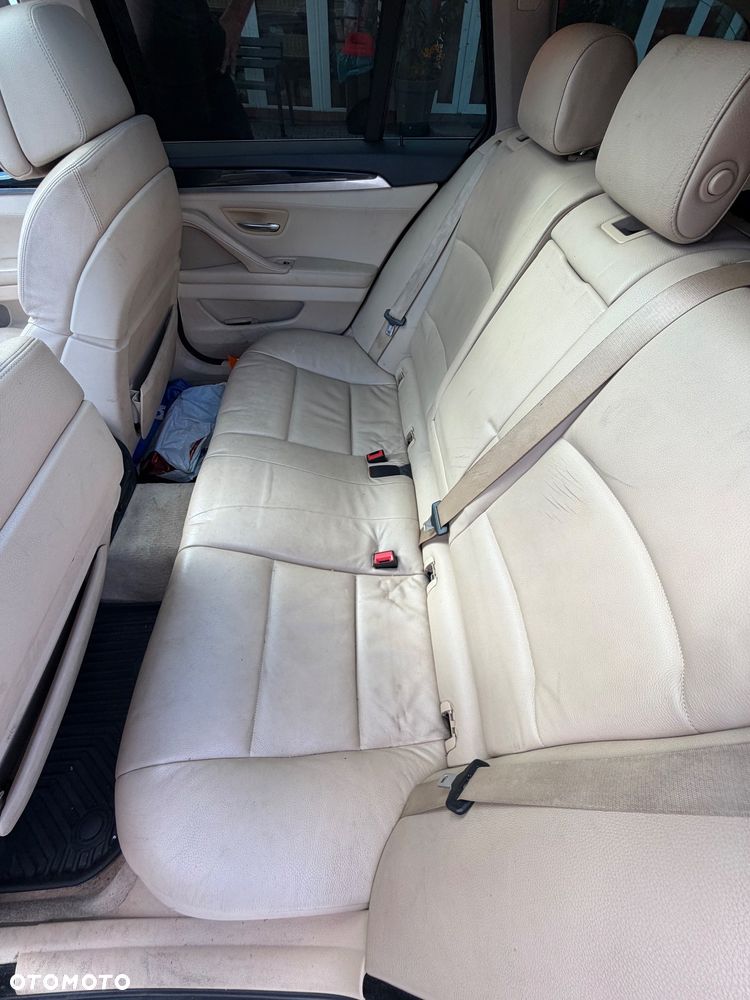 BMW Seria 5 525d - 15