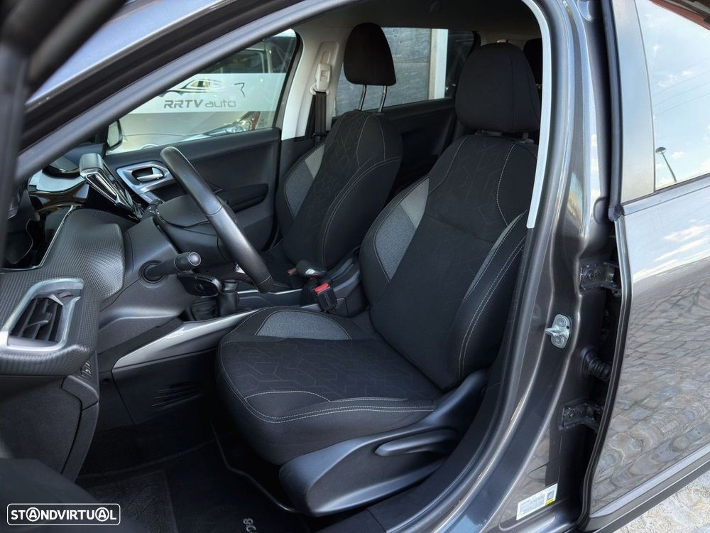 Peugeot 2008 1.2 PureTech Style - 6