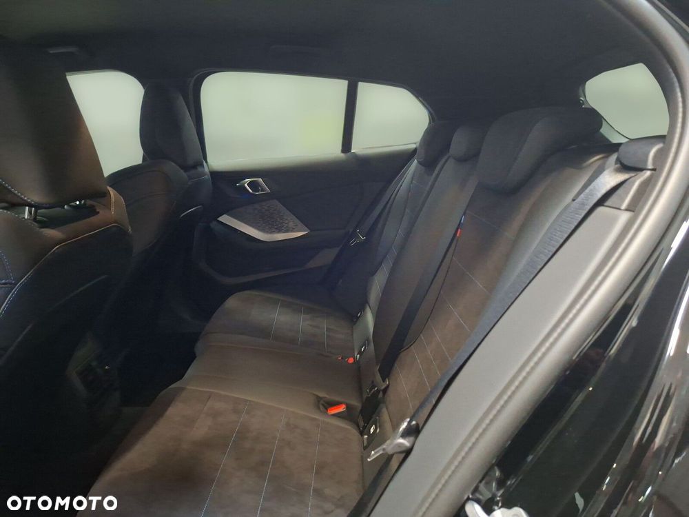 BMW Seria 1 120 mHEV - 18