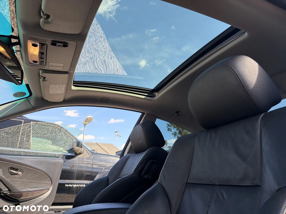 BMW Seria 6 650 i - 23