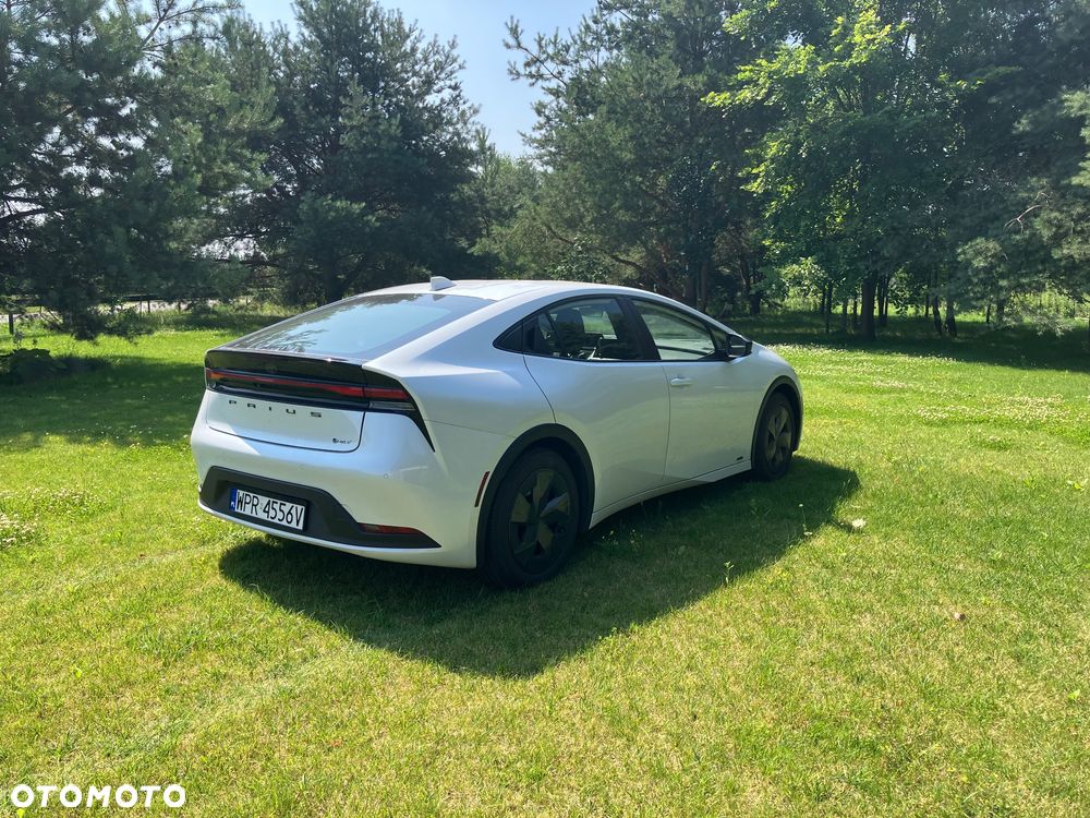 Toyota Prius Hybrid Executive - 2