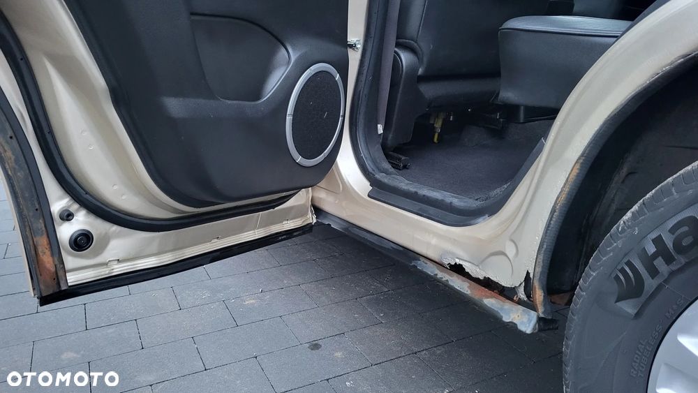 Suzuki Grand Vitara 2.0 Comfort + - 6