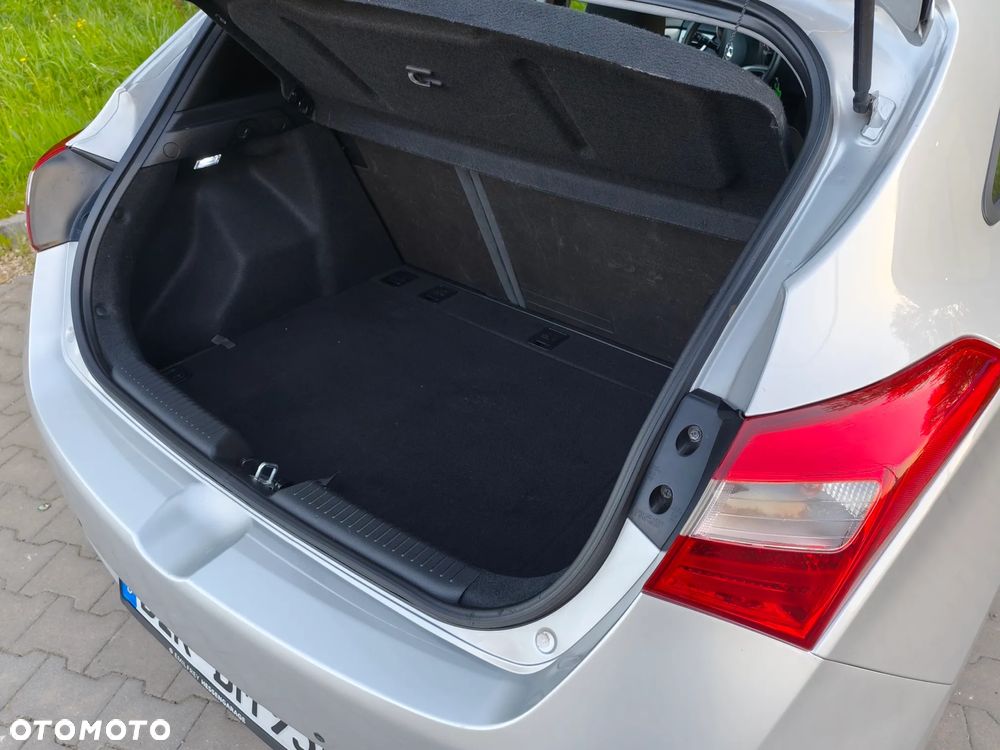 Hyundai i30 blue 1.4 Passion - 16