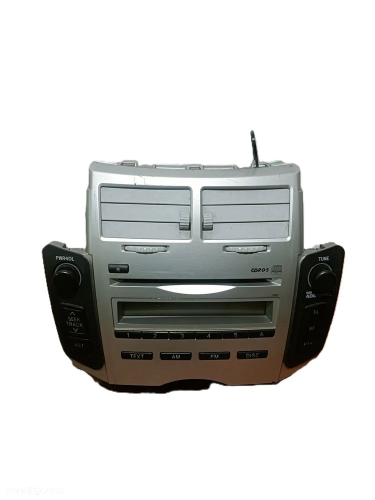 TOYOTA YARIS II 05-11 radioodtwarzacz radioodbiornik radio 8612052470 * - 3