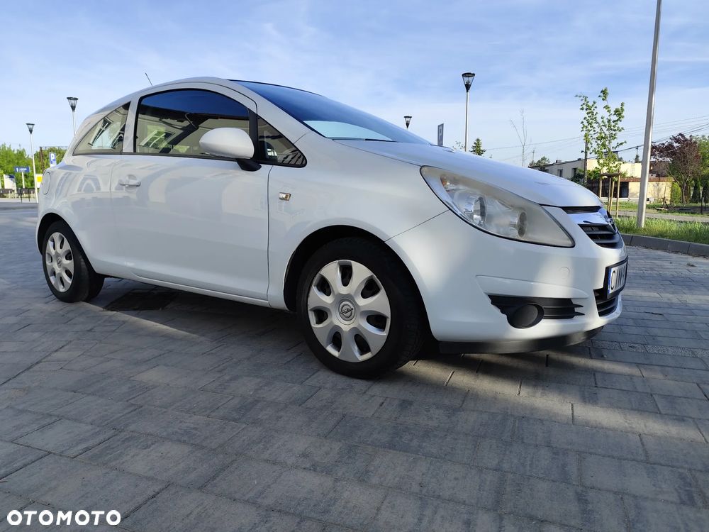 Opel Corsa 1.2 16V Cosmo - 2