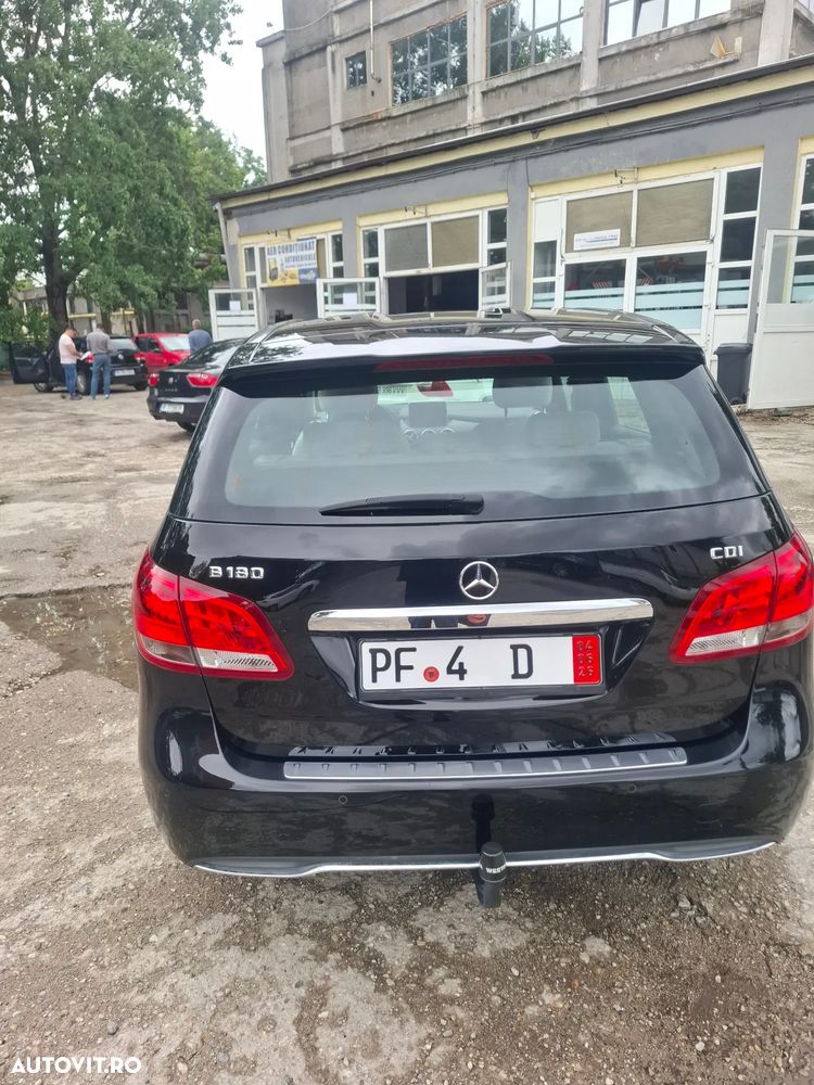 Mercedes-Benz EQB - 5