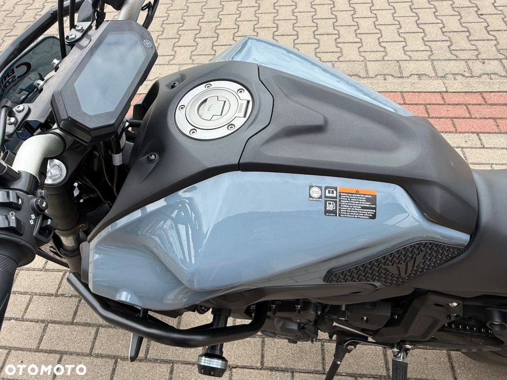 Yamaha MT - 17