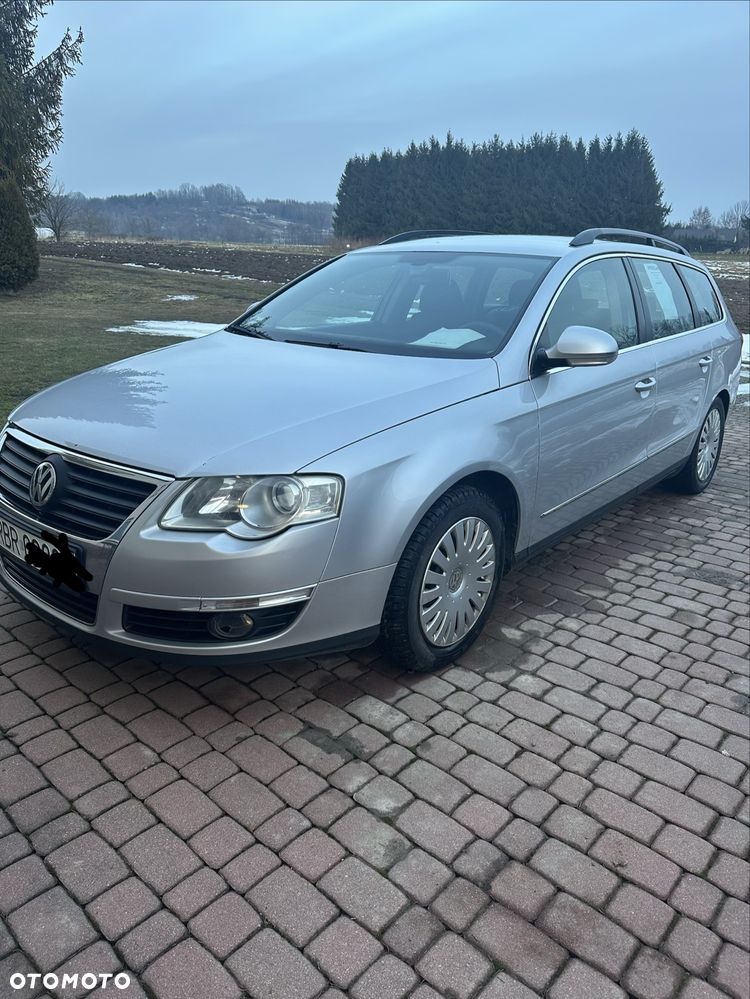 Volkswagen Passat - 1