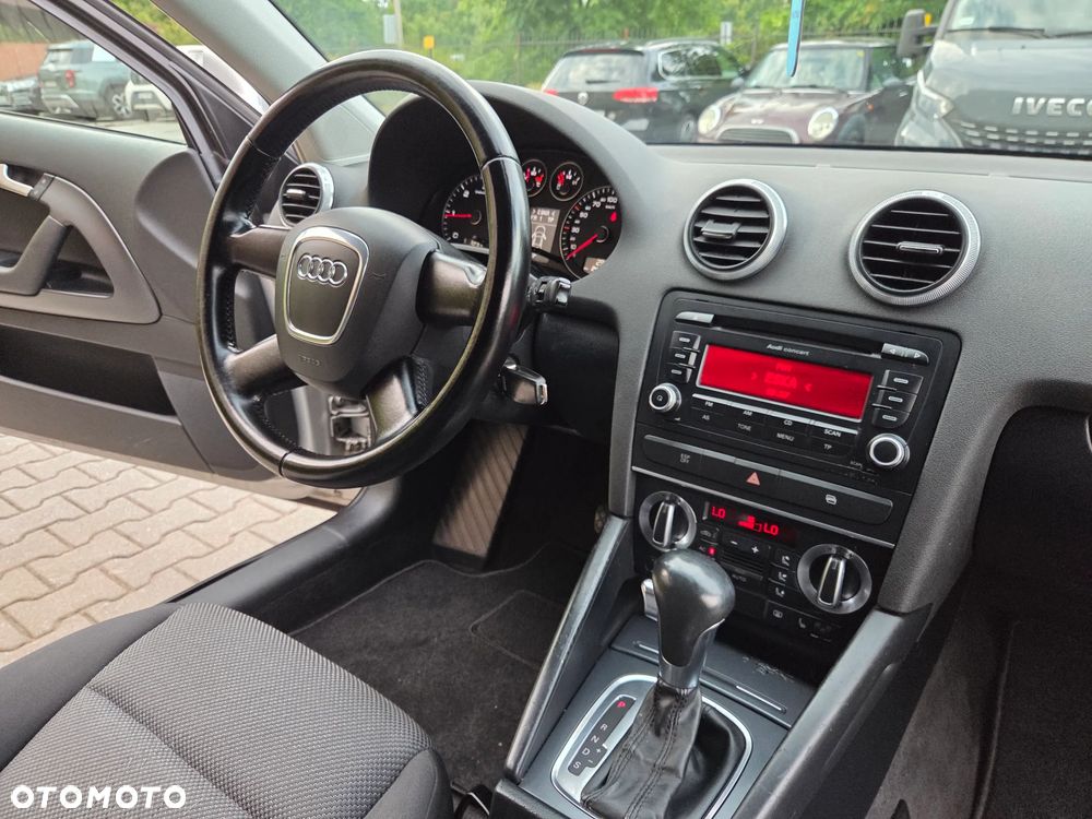 Audi A3 3-drzwiowe 2.0 TDI DPF Ambiente S tronic - 23