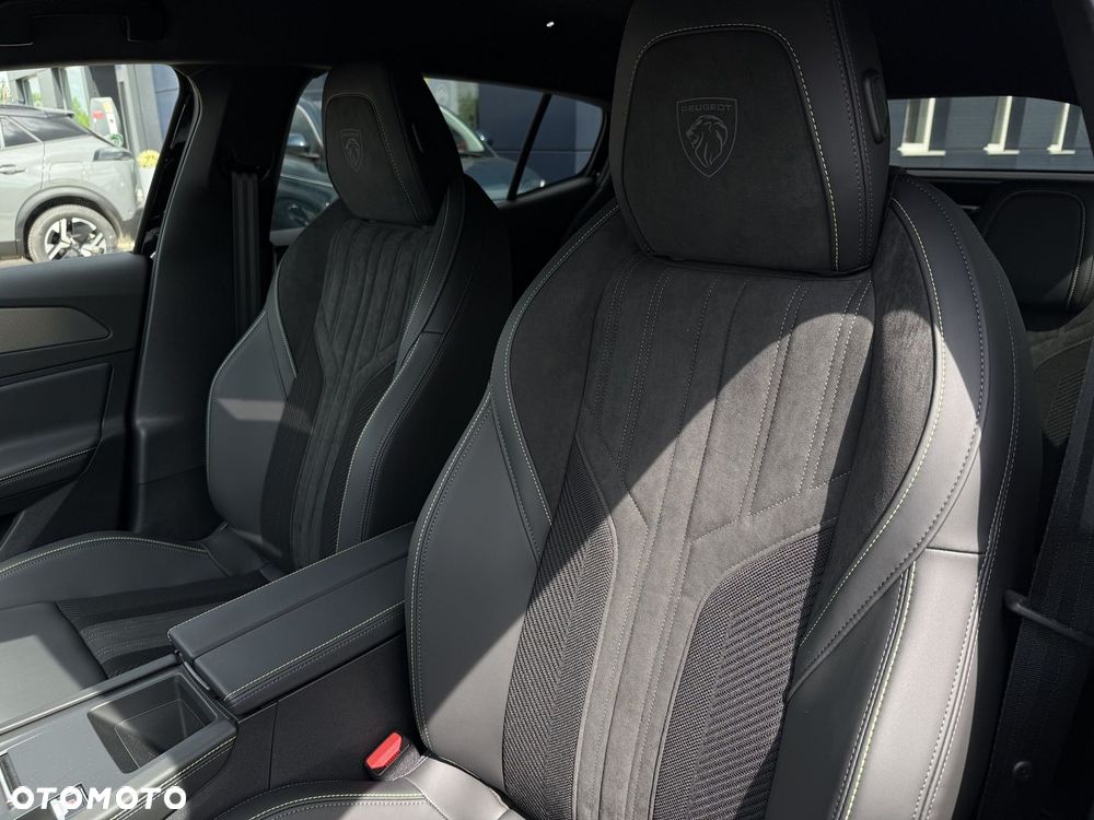Peugeot 408 - 13