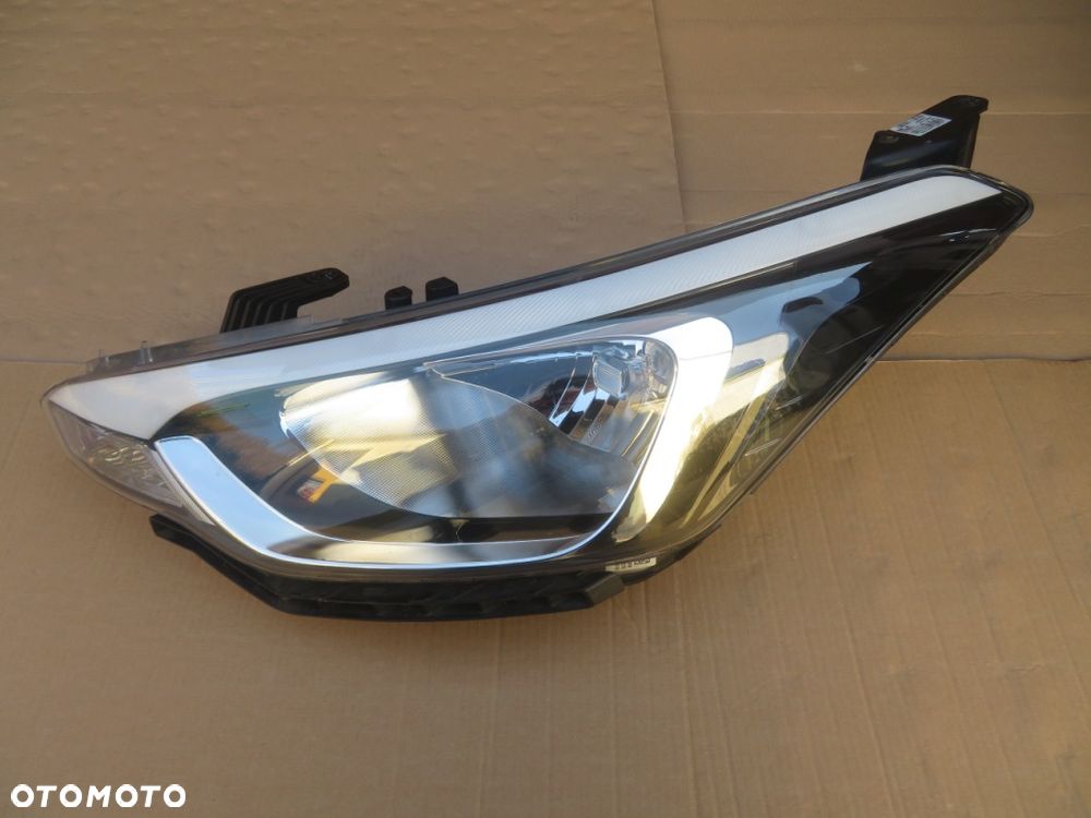 REFLEKTOR LEWY HYUNDAI I20 II 14-20R 92101C8000 DEMONTAŻ KRAKÓW - 1